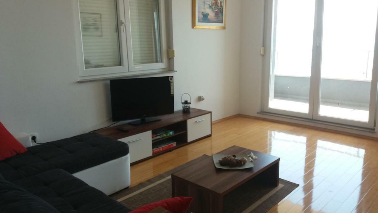 Inga'S Apartment 스타리그라드 파클레니차 외부 사진